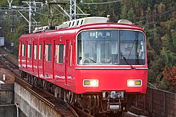 知多奥田駅に進入する内海行き普通列車