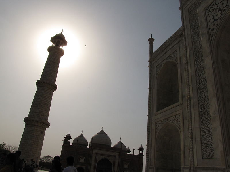 File:Minaret of the Taj Mahal 06 (Friar's Balsam Flickr).jpg