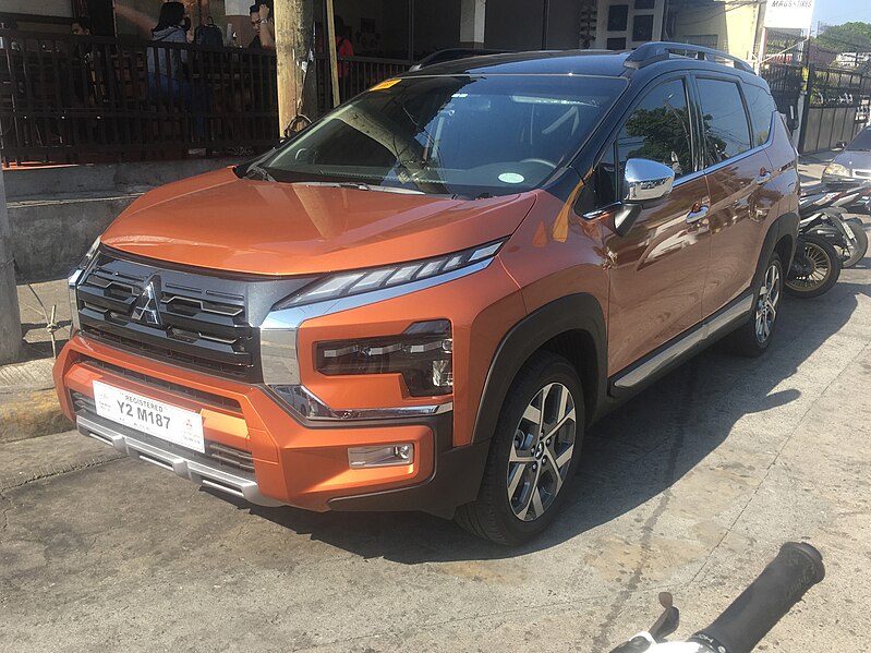 File:Mitsubishi Xpander Cross 2023 (Sunrise Orange Metallic).jpg