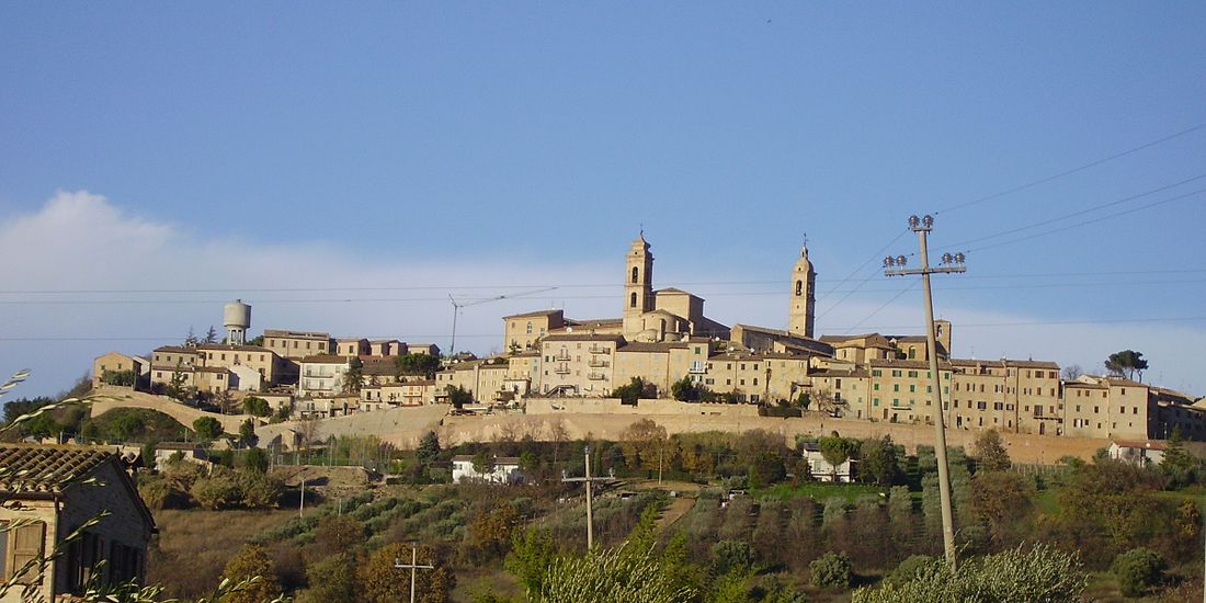 File:Montecosaro.JPG