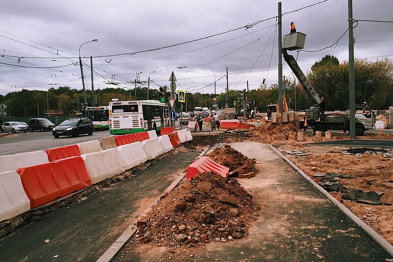 File:Moscow, Bolshaya Akademicheskaya Street, roadworks (21061071939).jpg