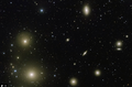 La parte centrale dell'Ammasso della Fornace ripresa da ESO. NGC 1380 può essere individuata in alto a destra dell'immagine.