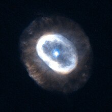 Planetární mlhovina Modrá sněhová koule na snímku pořízeném Hubbleovým teleskopem
