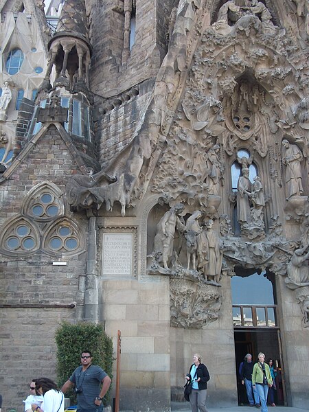 File:Nativity Facade of the Sagrada Família, May 2013 - 04.JPG