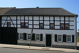 Niederzier Denkmal-Nr. 16, Breite Straße 27 (1480)