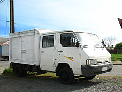 Nissan Trade 3.0 Crew Cab 1996 (11280370363).jpg