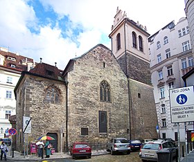 St-Martin-dans-le-Mur- Westseite mit Turm der Stadtmauer