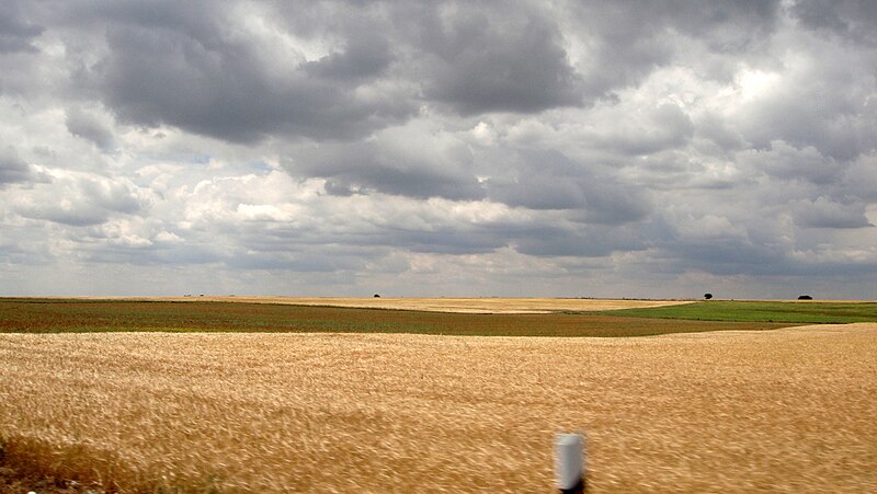 File:Paisaje de Valladolid.jpg