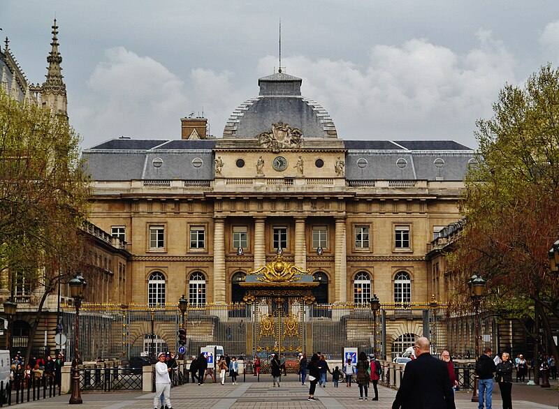 File:Paris Palais de Justice 2.jpg