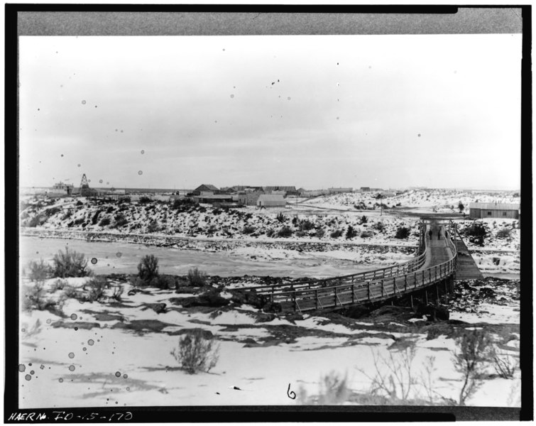 File:Photocopy of Photograph (original in Roger Lewis' private collection). Photographer and date unknown. MILNER BRIDGE, SHOWS POWER FLUME, TWIN FALLS COUNTY, MILNER, IDAHO; MILNER HAER ID,27-TWIF.V,1-170.tif