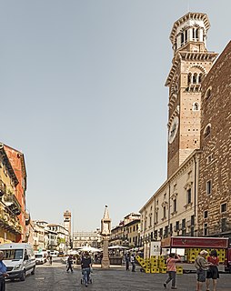 Piazza delle Erbe, Verona square in Vérone, Italy