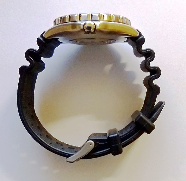File:Polyurethane watch strap on a diving watch.jpg