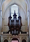 Pontigny Abbatiale Innen Orgel 1.jpg