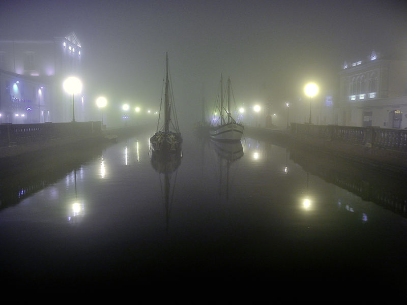 File:Porto canale di Cesenatico.jpg