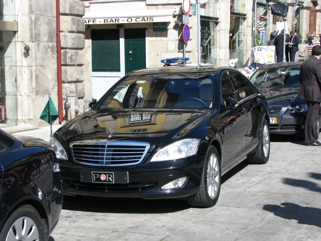 Official Presidential car, model Mercedes-Benz S-Class during 2010.