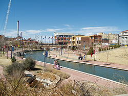 Pueblo Colorado River Walk 2 by David Shankbone.jpg