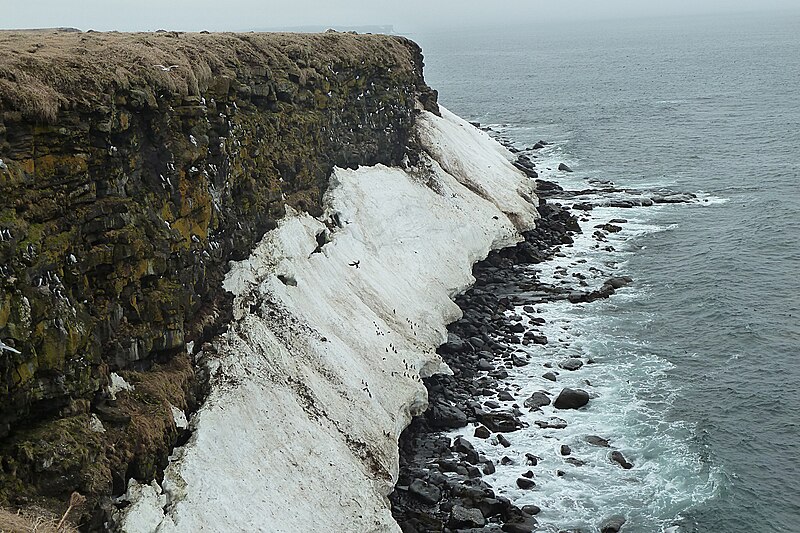 File:Ridge Wall Cliffs 2012-06-07 (1) (7982789934).jpg