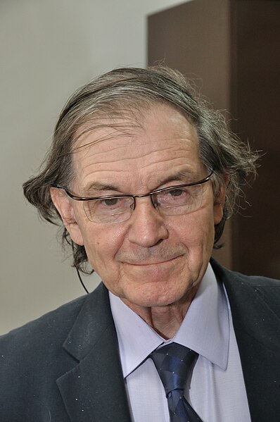 File:Roger Penrose 9558.JPG