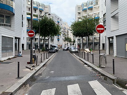Comment aller à Rue Bernard Dimey en transport en commun - A propos de cet endroit