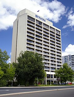 Rydges Lakeside.jpg