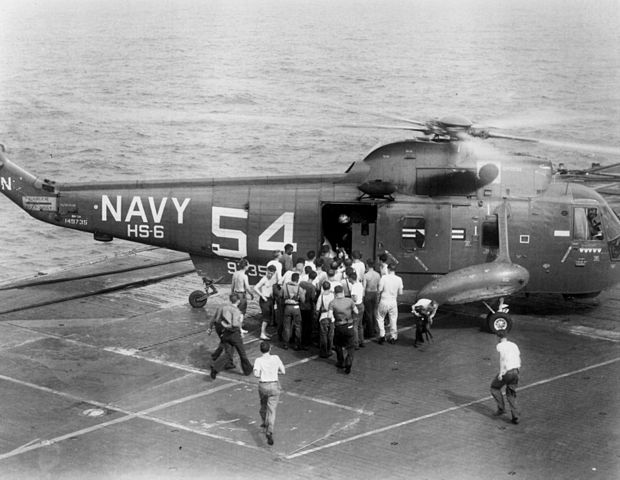 File:SH-3A Sea King HS-6 on USS Oriskany (CVA-34) 1966.jpeg 