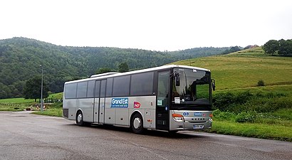 Car TER avec livrée Grand-Est.