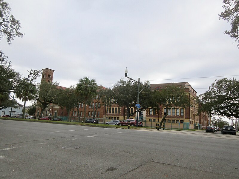 File:Sacred Heart of Jesus Church, New Orleans, seen from Canal & Rendon, December 2020.jpg