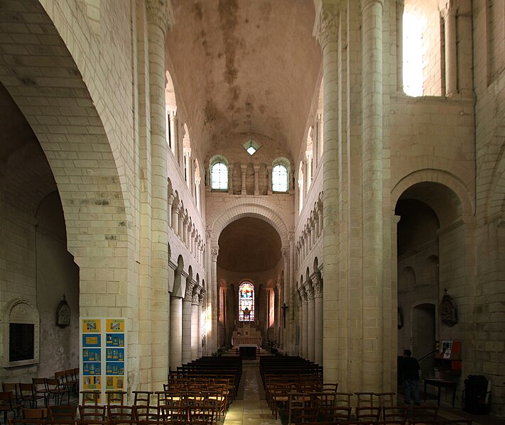 File:Saint Genou 02 2009.jpg