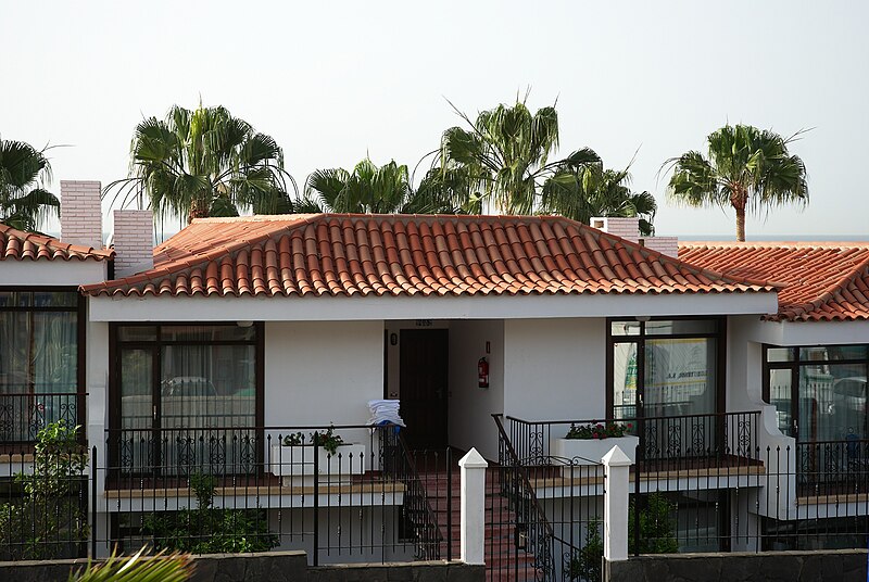 File:San Agustin roofs B.jpg