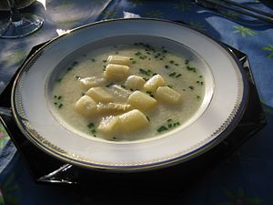 Spargelsuppe: Suppe mit Spargel