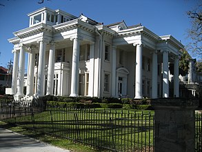 The President of Tulane University lives in this university-owned house at the entrance of Audubon Place. StChasZemurry2.jpg