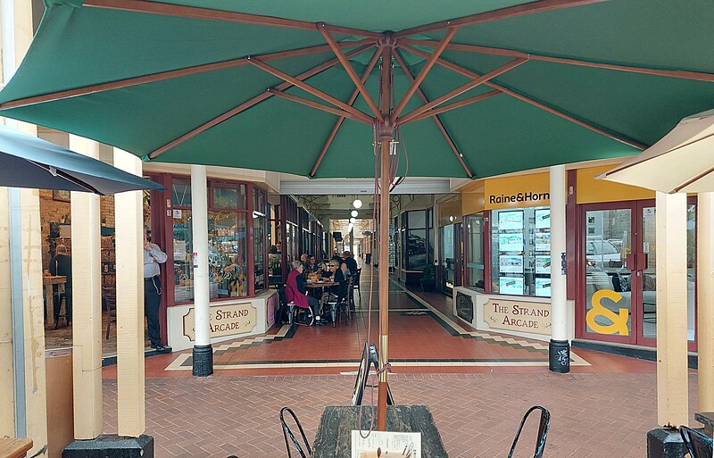 File:Strand arcade entrance lismore 2023.jpg