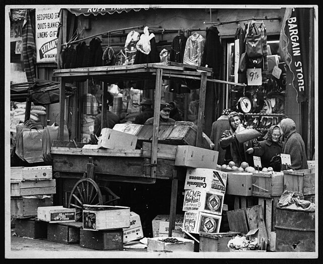 A street market on Belmont Avenue in 1962, when the neighborhood still had a large Jewish presence