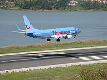 TOM Boeing B738 G-FDZD.JPG