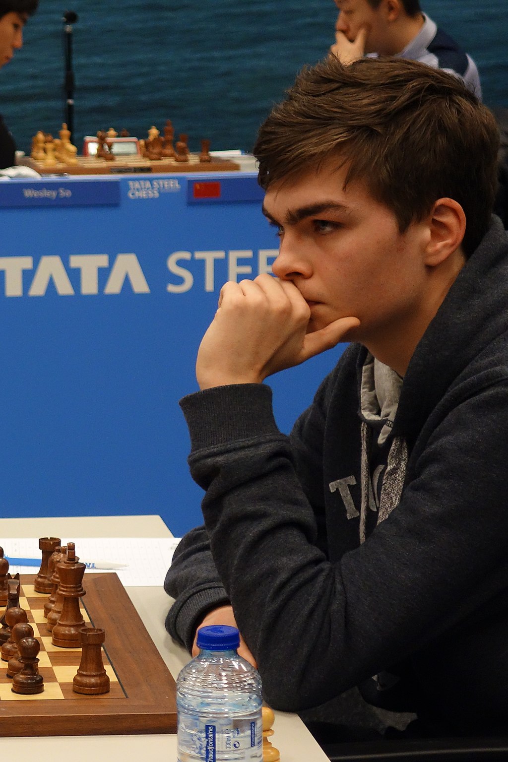 Magnus Carlsen vs Aryan Tari (2020)