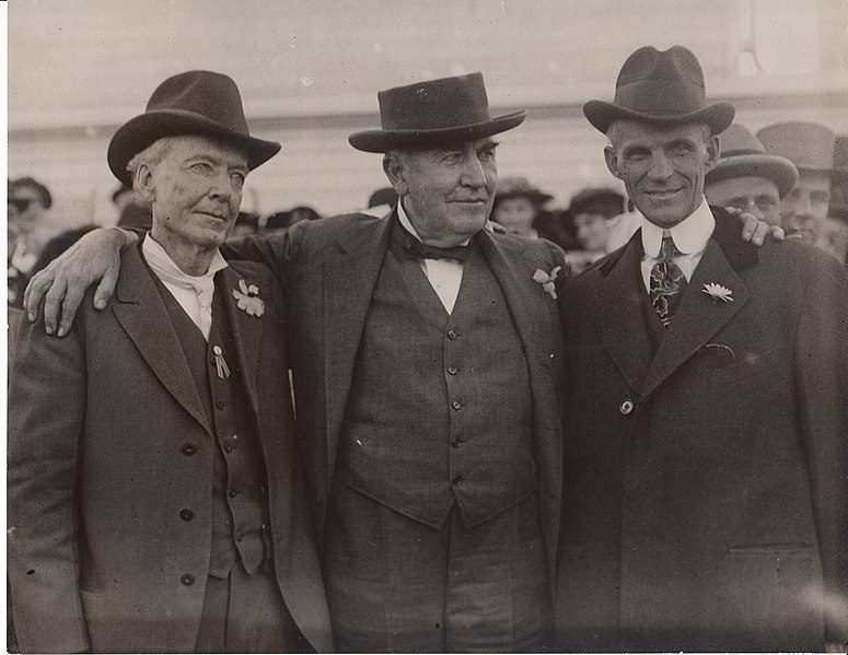 775px-Thomas_Edison%2C_Luther_Burbank%2C_and_Henry_Ford_on_California_trip._%288486d2fe68da47308e6b47f367e01a4f%29.jpg