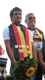Timo Scholz bei der Siegerehrung zur Steher-DM 2008 mit Schrittmacher Peter Bäuerlein