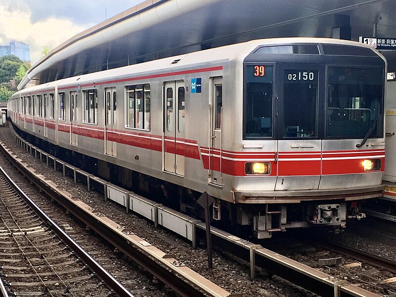 File:Tokyo Metro Series 02 02-150F in Yotsuya Station 02.jpg