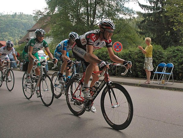 Voigt (front) at the 2005 Tour de France; he held the overall lead of the race for one day, after the ninth stage.