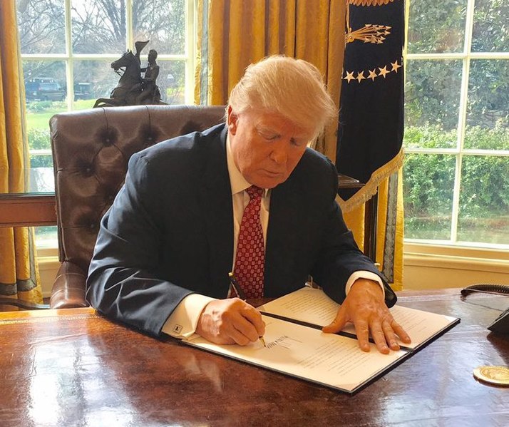 File:Trump signing Executive Order 13780 (cropped).jpg