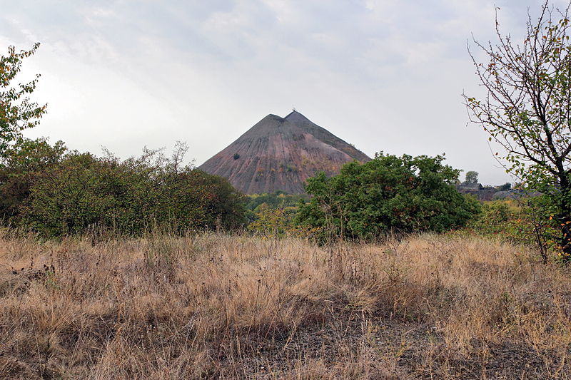 File:Ukraine Donetsk Oblast Spoil tip IMG 1831 1725.jpg