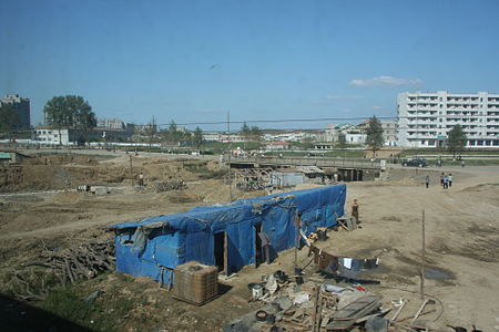 Tập_tin:Unconventional_Housing_in_North_Korea.jpg