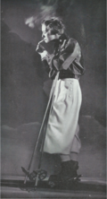 VERA BOREA-Ski silhouette- FEMINA 1933 Oct.png