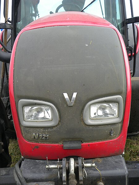 File:Valtra N 121 front.jpg