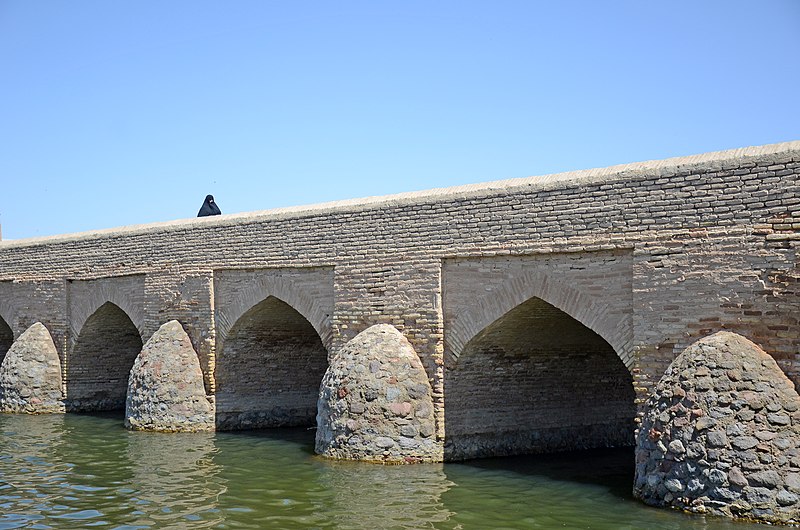 File:VarzanehBridge1.jpg