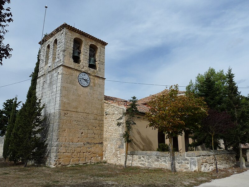 File:Villalbilla de Gumiel - Iglesia de Santiago Apóstol - Vista general.jpg