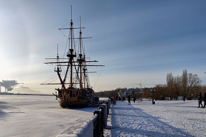 File:Voronezh. Historical copy ship of the line Goto Predestinatsia P1030849 2200.jpg