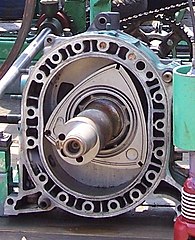 File:Wankel Rotary Engine Mazda RX-7.jpg - Wikimedia Commons