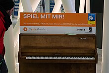 Öffentliches Klavier in der Mall[4]