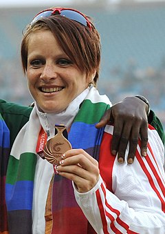 XIX Commonwealth Games-2010 Delhi Pemenang (Perempuan) Atletik 100m, Katherine Endacott Inggris (Perunggu) (dipotong).jpg